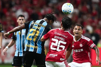 PORTO ALEGRE, RS, BRASIL, 11-04-2026: Clássico GreNal nº452 no estádio Beira-Rio. Inter e Grêmio se enfrentam pelo Campeonato Brasileiro Série A 2026. Foto: Jonathan Heckler/Agência RBS<!-- NICAID(16264082) -->