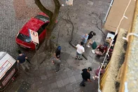 Mulher atingida por galho de árvore na Rua dos Andradas (15/12/2025)<!-- NICAID(16187634) -->