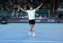 Djokovic exalta João Fonseca após classificação no Masters de Miami: "Assunto do circuito"