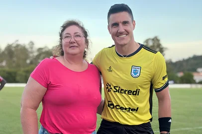 Rejane Klein e o filho Rafael Rodrigo Klein<!-- NICAID(16033866) -->