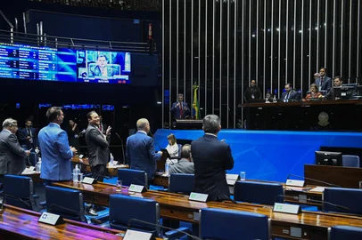 Senado aprova MP que cria consignado para trabalhadores do setor privado; vai à sanção<!-- NICAID(16072055) -->