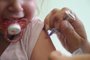 Diante da baixa cobertura vacinal e do aumento de casos de meningite registrados na cidade, a Secretaria Municipal de Saúde (SMS) promove mais um mutirão de vacinação até às 14h deste sábado (10).  A vacinação é voltada para crianças de três meses a cinco anos. Desde às 10h, o movimento é constante nas 24 Unidades Básicas de Saúde (UBSs) que abriram para aplicar as doses.<!-- NICAID(15291993) -->