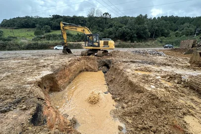 Samae constata suposto vazamento na adutora da Rota do Sol, em Caxias do Sul, após chuva<!-- NICAID(15791098) -->