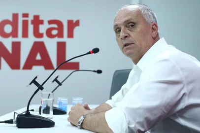 PORTO ALEGRE, RS, BRASIL - Coletiva de Marcelo Medeiros no CT Parque Gigante. (Foto: Isadora Neumann/Agencia RBS)<!-- NICAID(14341483) -->