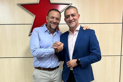 Edinho Silva e Edegar Pretto se reuniram na sede do PT em Brasília<!-- NICAID(16241408) -->
