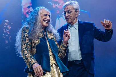 Maria Bethânia e Caetano Veloso<!-- NICAID(15999276) -->