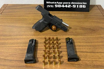 A Polícia Civil prendeu seis pessoas durante a Operação Queda da Coroa, em São Sepé, na manhã desta quinta-feira (4). O objetivo é combater o tráfico de drogas e associação criminosa. Ao todo, foram seis mandados de prisão e oito de busca e apreensão nos bairros São Francisco, São Cristóvão, Pontes, Londero, Kurtz e Santos.<!-- NICAID(16116701) -->