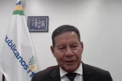 Hamilton Mourão, senador do Republicanos, em entrevista ao Timeline. Foto: YouTube GZH/Reprodução<!-- NICAID(15772196) -->