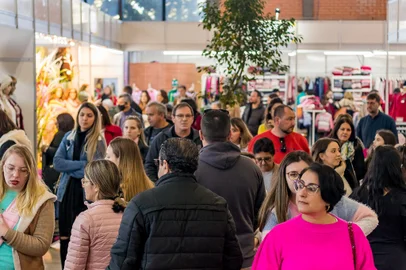 O município de Picada Café sediará, a partir do dia 16 de julho, a segunda fase da Feira Tricofest. Esta é a primeira edição do evento que já teve programação em Nova Petrópolis, em uma realização da Associação de Malharias que abrange ambos municípios. Os resultados de público e vendas registrados na primeira etapa da programação, de 13 de maio a 19 de junho, em Nova Petrópolis, superaram a expectativa da organização: dos R$ 6 milhões que eram esperados, a movimentação econômica chegou a R$ 10 milhões dentre os mais de 60 expositores — 24 malharias. O público de 64 mil visitantes superou os 60 mil que eram aguardados.<!-- NICAID(15142815) -->