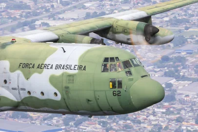 FAB se despede da aeronave C-130<!-- NICAID(15702795) -->