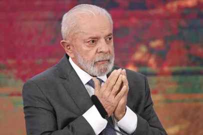Brasília (DF), 25/10/2024 - O presidente Luiz Inácio Lula da Silva participa de cerimônia de assinatura do novo acordo de repactuação da reparação dos danos da tragédia de Mariana (MG). Foto: Marcelo Camargo/Agência Brasil<!-- NICAID(15933926) -->