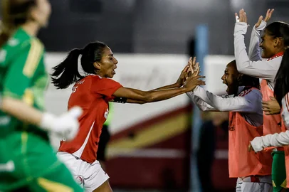 Novo Hamburgo, RS, Brasil, 28/04/2025: GRENAL Feminino, pelo Brasileirão 2025. Grêmio x Internacional. Fotos: Duda Fortes/Agencia RBSIndexador: Andre Avila<!-- NICAID(16026140) -->