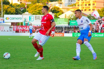 São Luiz e Caxias se enfrentam pelo Campeonato Gaúcho, no Estádio 19 de Outubro, em Ijuí.<!-- NICAID(15018544) -->