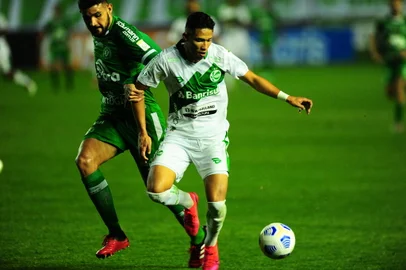 CAXIAS DO SUL, RS, BRASIL, 26/07/2021. Juventude x Chapecoense, jogo válido pela 13ª rodada da Série A do Campeonato Brasileiro e realizado no estádio Alfredo Jaconi. (Porthus Junior/Agência RBS)<!-- NICAID(14845376) -->