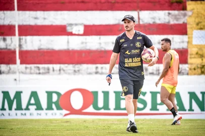 Bruno Coutinho em treino do Inter-SM<!-- NICAID(16215209) -->