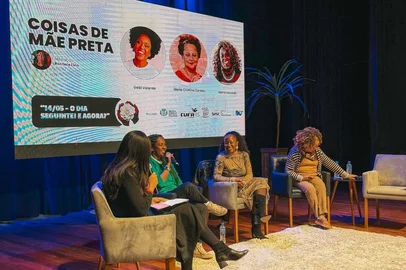 Painel "Coisas de mãe preta" no Seminário 14/05 – O Dia Seguinte, e Agora?<!-- NICAID(16285581) -->