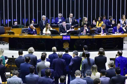 Congresso aprova Orçamento de 2024 com "fundão" eleitoral recorde de R$ 4,9 bilhões<!-- NICAID(15633143) -->