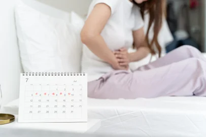 Conceito de cólica menstrual, menstruação, período - Foto: Pormezz/stock.adobe.comFonte: 628772873<!-- NICAID(15903273) -->