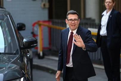 Andy Burnham waves as he leaves Labours 'Special Conference' where he was confirmed as the Labour Party's new leader and the country's next prime minister, in central London on July 17, 2026. (Photo by Toby Shepheard / AFP)<!-- NICAID(16329035) -->