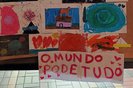 Abrigo que recebe flagelados no Parque Esportivo da PUCRS, em Porto Alegre. Na foto, desenhos feitos por crianças acolhidas no local.INFORME ESPECIAL<!-- NICAID(15765693) -->