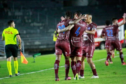 Caxias visitou o Botafogo-PB, no Estádio Almeidão, pela nona rodada da Série C.<!-- NICAID(16059878) -->