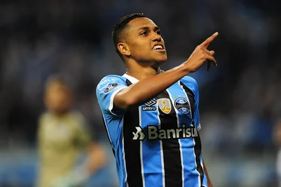 PORTO ALEGRE, RS, BRASIL, 09.08.2017. Grêmio recebe Godoy Cruz  na Arena em partida válida pelo jogo de volta das oitavas de final da Libertadores.Foto: André Ávila/Agência RBS<!-- NICAID(13080815) -->
