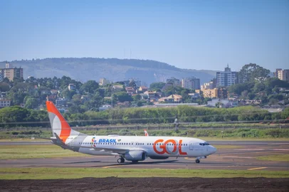 Aeronave da Gol Linhas Aéreas no aeroporto Salgado Filho. Foto: Jürgen Mayrhofer/Secom RS/Divulgação<!-- NICAID(15989699) -->