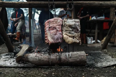 PORTO ALEGRE, RS, BRASIL - 2024.09.08 - Ambiental no Acampamento Farroupilha(Foto: Renan Mattos/ Agência RBS)<!-- NICAID(15860870) -->