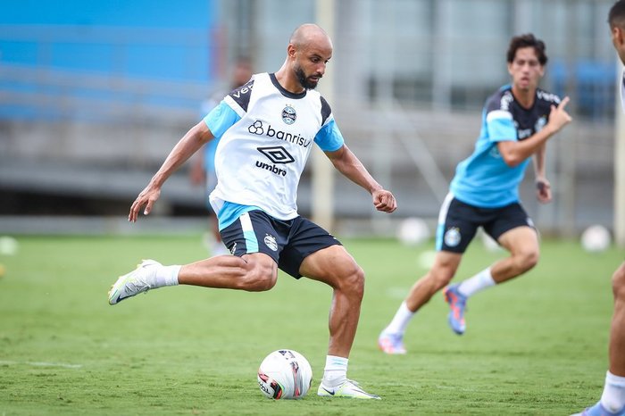Grêmio recusa proposta inicial, mas Bahia insiste por Thaciano