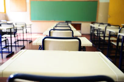 Matéria de carga horárias das escolas.<!-- NICAID(2986056) -->