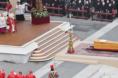 Funeral do papa Bento XVI, presidido pelo papa Francisco, no Vaticano, na Praça de São Pedro<!-- NICAID(15312932) -->