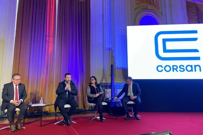 Governador Ranolfo Vieira Junior e presidente da Corsan, Roberto Barbuti, fazem anúncio, no Palácio Piratini, sobre privatização da companhia de saneamento<!-- NICAID(15147608) -->