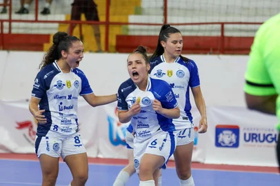 Fernanda Malfussi / Divulgação Celemaster Uruguaianense Celemaster de Uruguaiana vence Ideau Feminy e fará a final da Série Ouro em 2025.