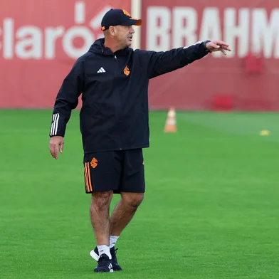 O preparador físico Flávio de Oliveira em treino do Inter no CT Parque Gigante.<!-- NICAID(15442816) -->