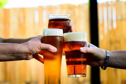 Cerveja artesanalFonte: 338101843<!-- NICAID(15400763) -->
