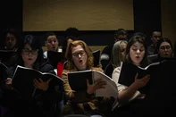 Ensaio “Requiem”, de Verdi.Ospa reúne mais de 120 vozes para interpretar “Requiem”, de Verdi, em Porto AlegreEspetáculo terá orquestra com cerca de 80 músicos, quatro cantores solistas, o Coro Sinfônico da Ospa e o Coro de Câmara da PUCRS<!-- NICAID(16362779) -->
