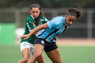 RS - ESPORTES/BRASILEIRÃO 2025 - Lance da partida Palmeiras x Grêmio, no CERET, na data de 06/12/2025, válida pela Copinha Feminina 2025. FOTO: Jhony Inácio/Ag Paulistão<!-- NICAID(16181798) -->
