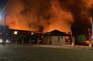 Incêndio destroi fábrica de cozinhas em Getúlio Vargas<!-- NICAID(15688749) -->
