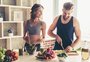 Como um casal pode emagrecer junto? Confira dicas para adotar com seu par