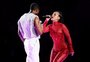 Com Alicia Keys e outros convidados, rapper Usher anima o show do intervalo do Super Bowl 