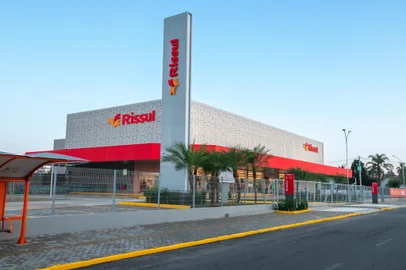 Rissul reabrirá loja em Porto Alegre atingida pela enchente<!-- NICAID(15852008) -->