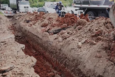 Justiça manda EGR fechar vala em Campo Bom<!-- NICAID(15397444) -->