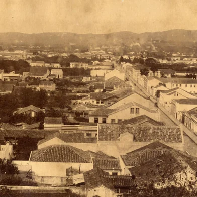Rua General Lima e Silva; trilho de bonde; Convento e Igreja de Nossa Senhora do CarmoDécada de 1880, provavelmente 1884<!-- NICAID(16112538) -->