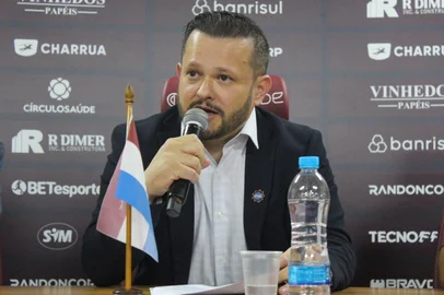 Valdir Santolin Junior, presidente do Conselho Deliberativo do Caxias, convoca conselheiros para reunião de mobilização para o acesso à Série B.<!-- NICAID(16105233) -->