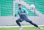 Com lesão muscular, goleiro vira dúvida do Juventude para a estreia no Brasileirão