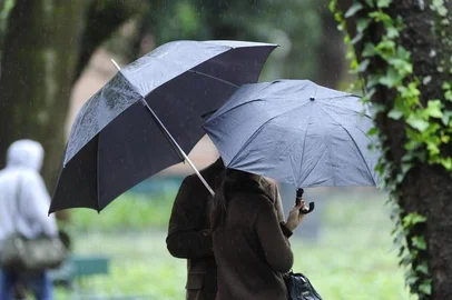 PORTO ALEGRE,BRASIL,RS,23-09-2013 -  Primavera começou com chuva nesta segunda feira   (FOTO : RONALDO BERNARDI / AGENCIA RBS / GERAL )