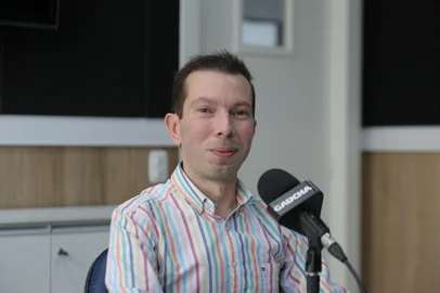 Guilherme Reolon de Oliveira, filósofo corporativo. Entrevistado do podcast Caixa-Forte.<!-- NICAID(15999522) -->