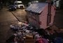 Prefeitura de Porto Alegre planeja dificultar acesso a contêineres de lixo para evitar descarte irregular e furtos