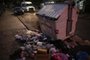 Porto Alegre, RS, Brasil, 19-05-2023: Conteiner de lixo orgânico e rejeito na rua Miguel Tostes, próximo da Vasco da Gama. Foto: Mateus Bruxel / Agência RBSIndexador: Andre Avila<!-- NICAID(15432851) -->