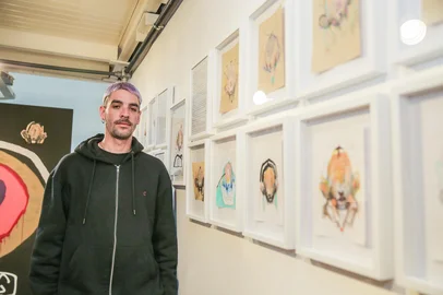 Exposição inédita “Depois da Pressão”, do artista urbano STANG, inaugura na Sala de Exposições do Centro Municipal de CulturaIndexador: Neimar De Cesero<!-- NICAID(16022700) -->
